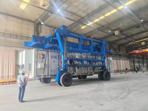 海泰制造-集裝箱跨運車-SC80t-4.5m 現場實驗